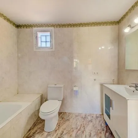 Casa Aria -spacious Steps Away From
